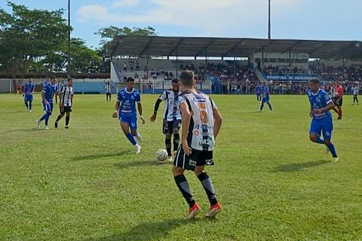 Corumbaense supera Aquidauanense e conquista primeira vitória no Estadual