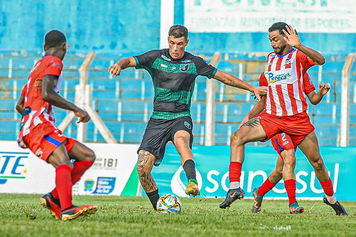 FC Pantanal goleia Coxim e assume liderança isolada no Estadual